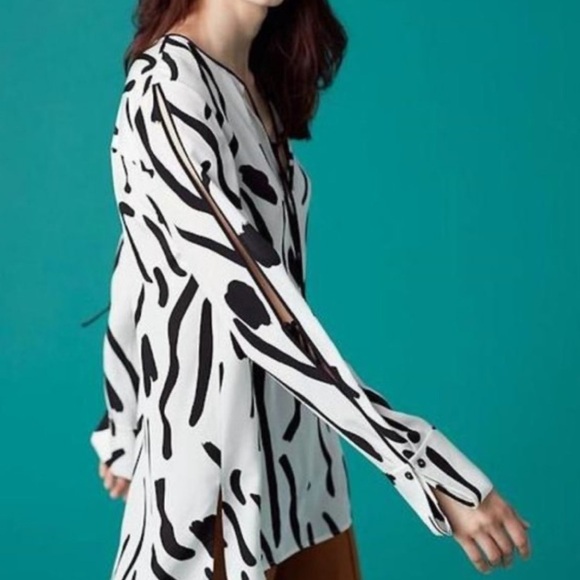 Diane Von Furstenberg Silk Blouse Tunic Top White Black Print 2 Silk Bows - Picture 3 of 16